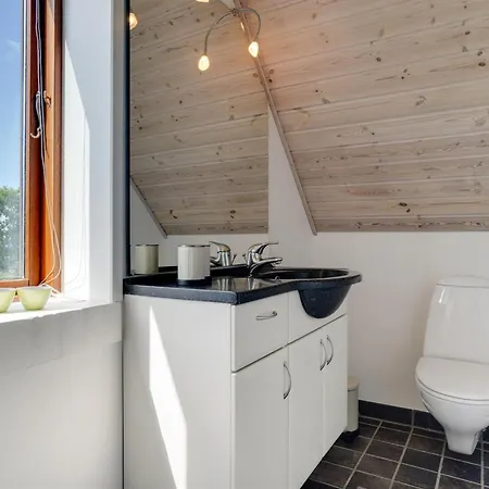 Eivi - 150m From The Sea By Interhome